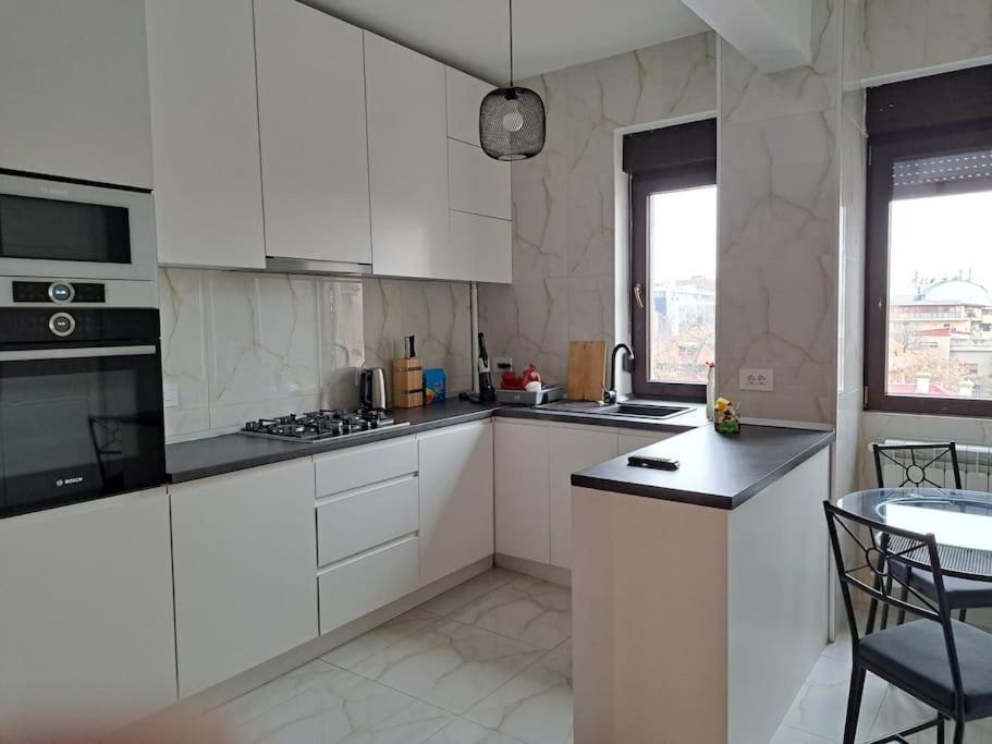 Classy Apartment With Parking In The City Center Βουκουρέστι Εξωτερικό φωτογραφία