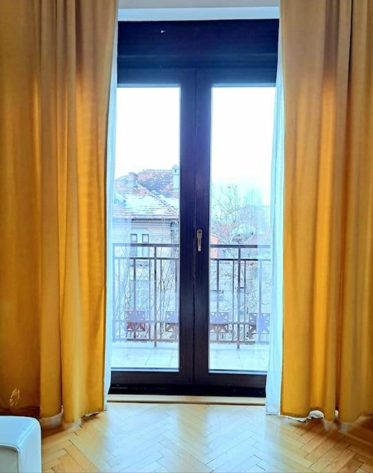 Classy Apartment With Parking In The City Center Βουκουρέστι Εξωτερικό φωτογραφία