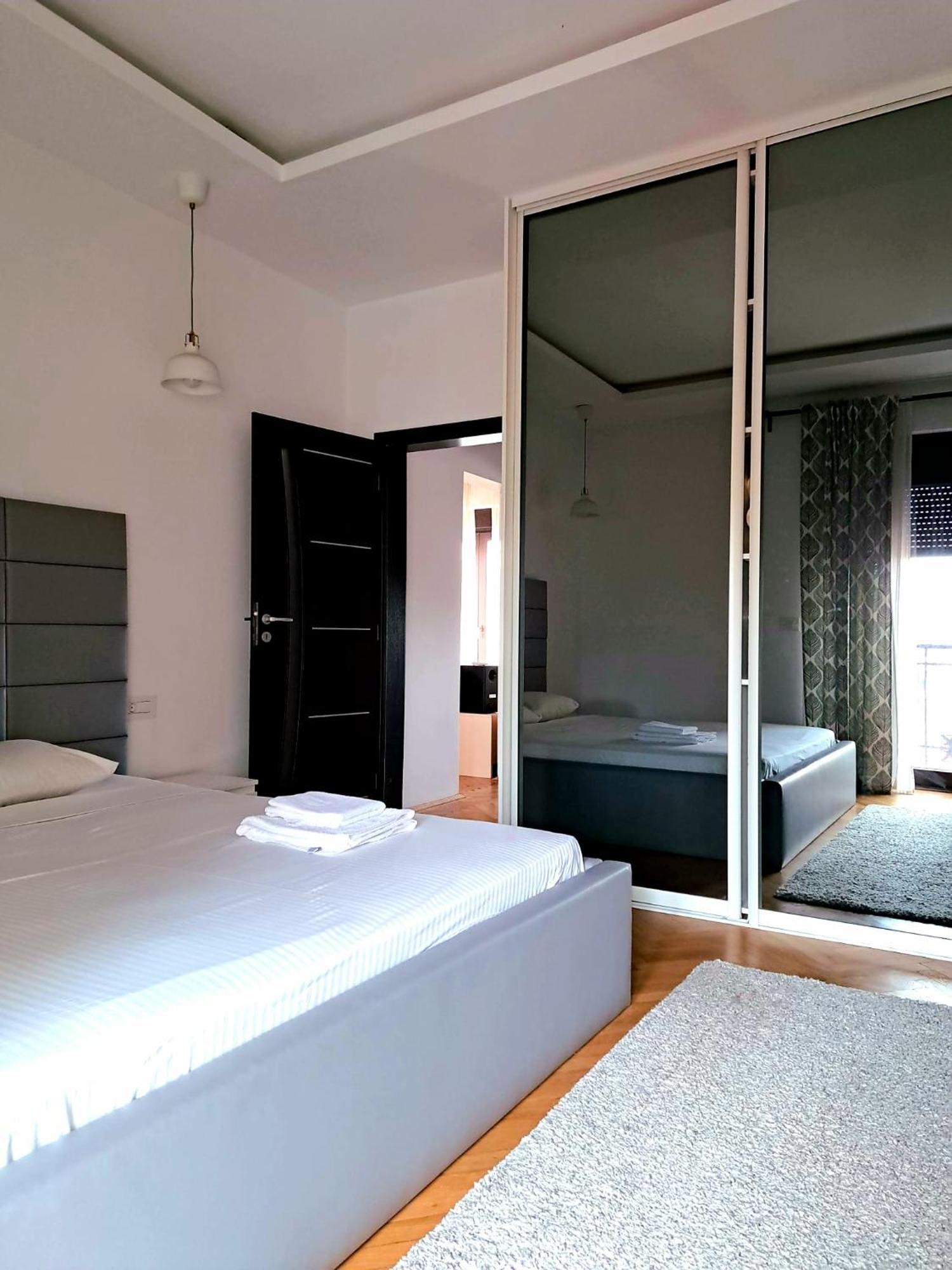 Classy Apartment With Parking In The City Center Βουκουρέστι Εξωτερικό φωτογραφία